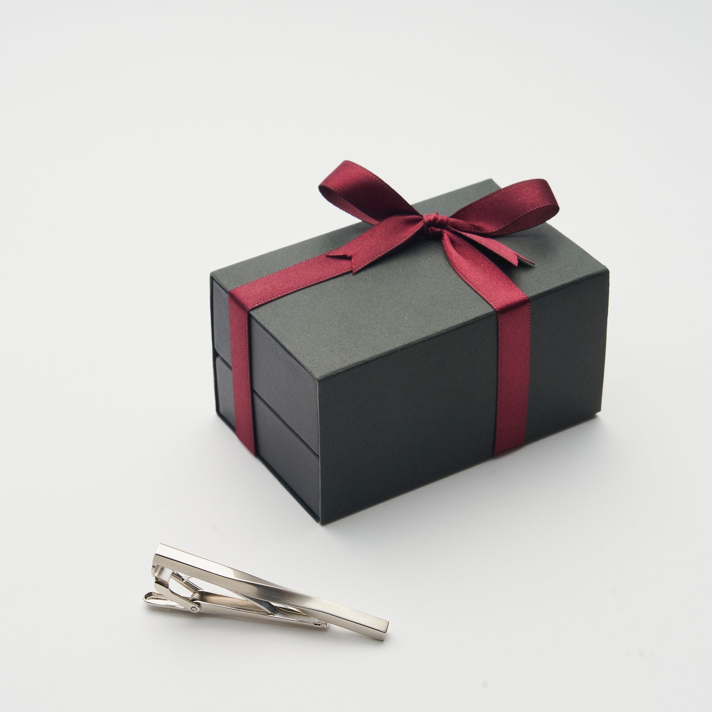 コムサメンタイバー ツイストデザイン シルバー ギフトボックス