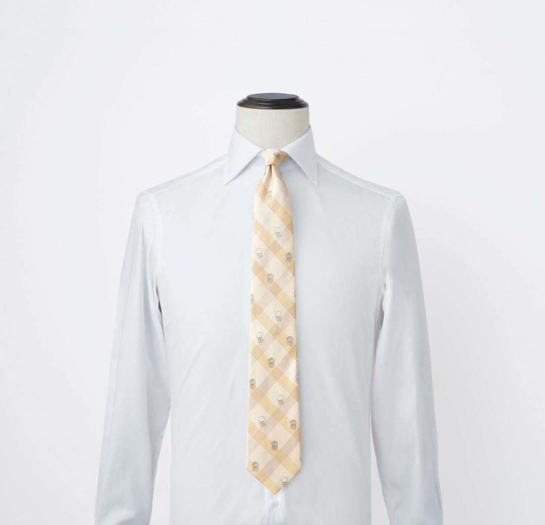 ドラえもんネクタイ チェック柄 クリーム色 黄色 シャツ着用画