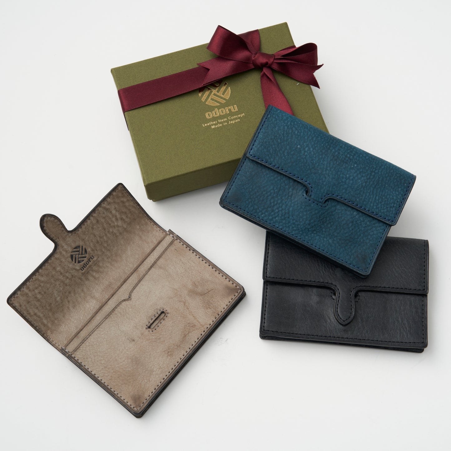 odoru olive label:ALASKA 名刺入れ KAKUSHI