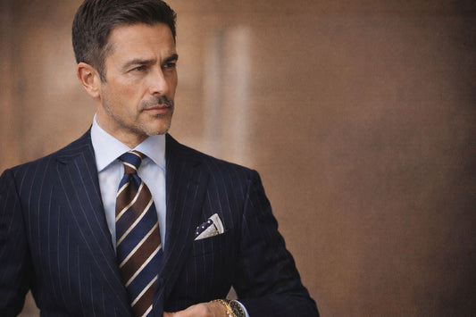 【ネクタイ】贈る相手の印象を変えるデザインの選び方