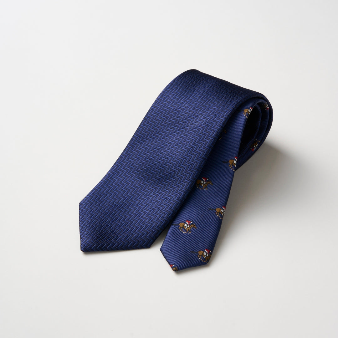 NEW!【ネクタイ】Aquascutum ｜干支馬 ジョッキーモチーフ クレリックタイ ネイビー 紺色 