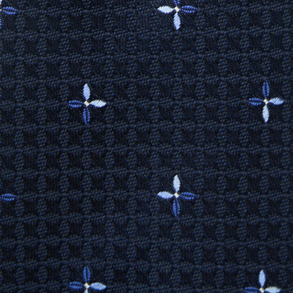 【ネクタイ】TAKEO KIKUCHI｜小紋 ミッドナイトネイビー 柄アップ