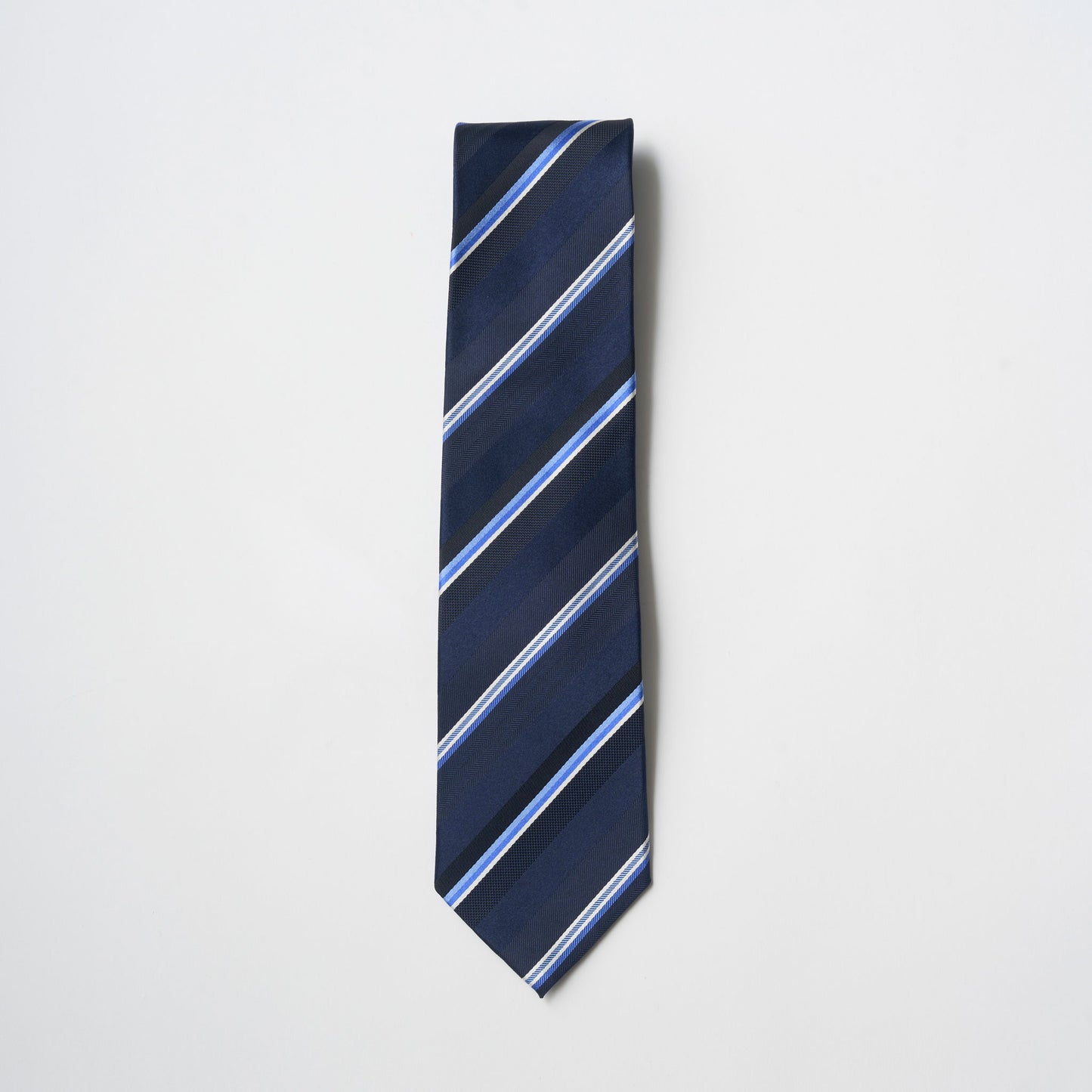 【ネクタイ】TAKEO KIKUCHI｜タイバーシリンダーBOXセット ストライプ ダークネイビー