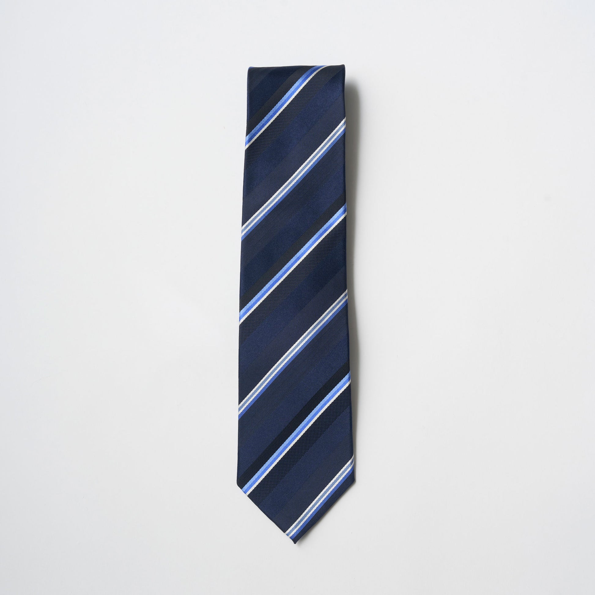 【ネクタイ】TAKEO KIKUCHI｜タイバーシリンダーBOXセット ストライプ ダークネイビー