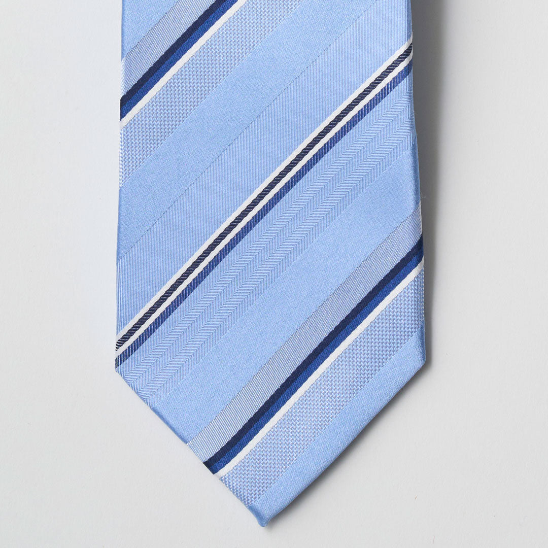 【ネクタイ】TAKEO KIKUCHI｜タイバーシリンダーBOXセット ストライプ ライトブルー 剣先アップ