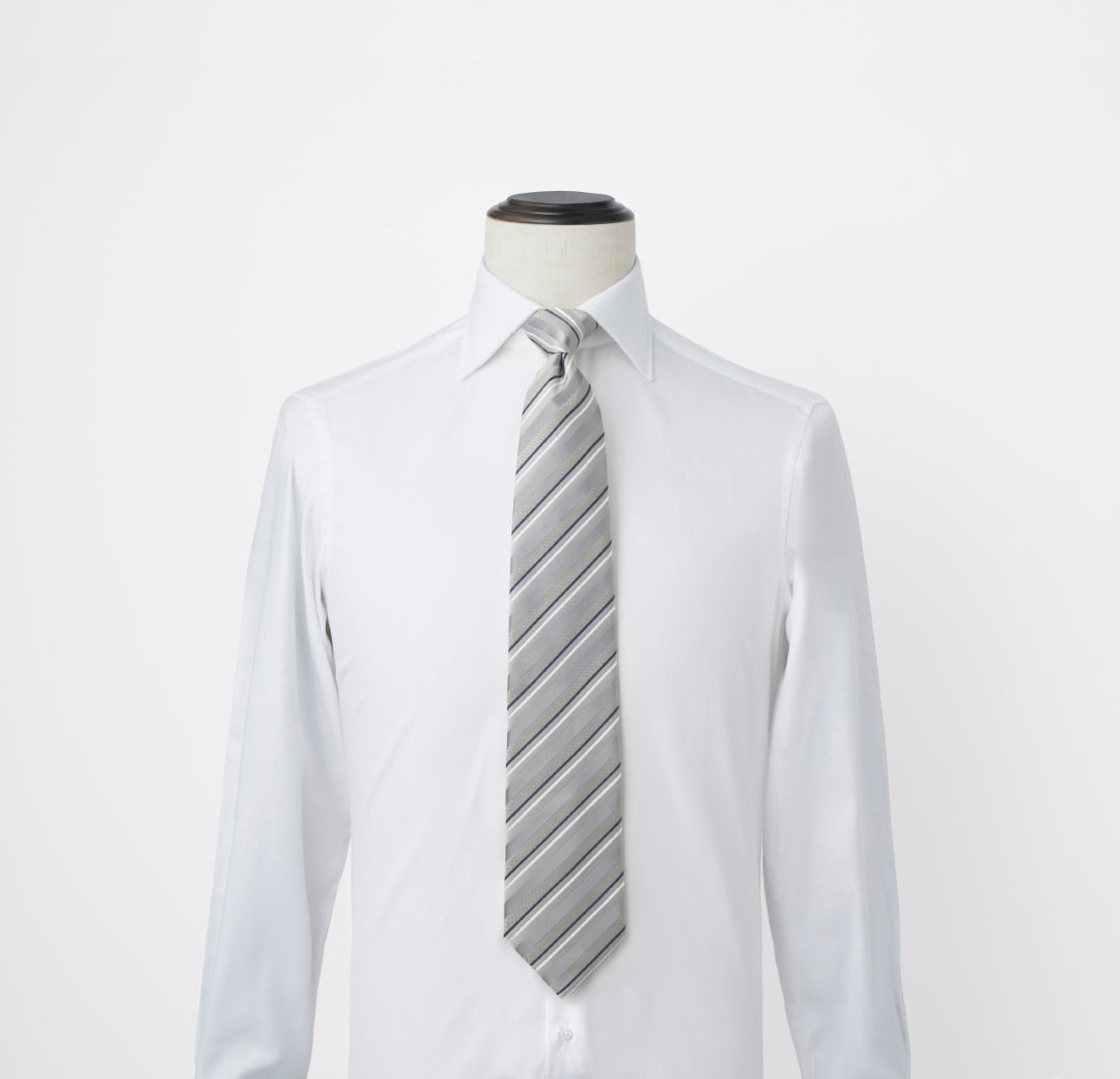 ワンタッチネクタイ タイハング ライトグレー シルバー ストライプ  シャツ着用画