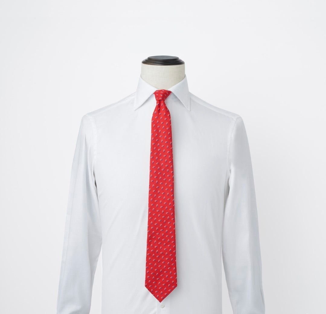 【ネクタイ】EMPORIO ARMANI｜ジオメトリックパターン 赤 ワイン ボルドー シャツ着用