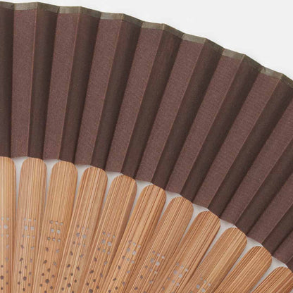 【扇子】保赤軒 角格子 茶色 ブラウン 扇面アップ