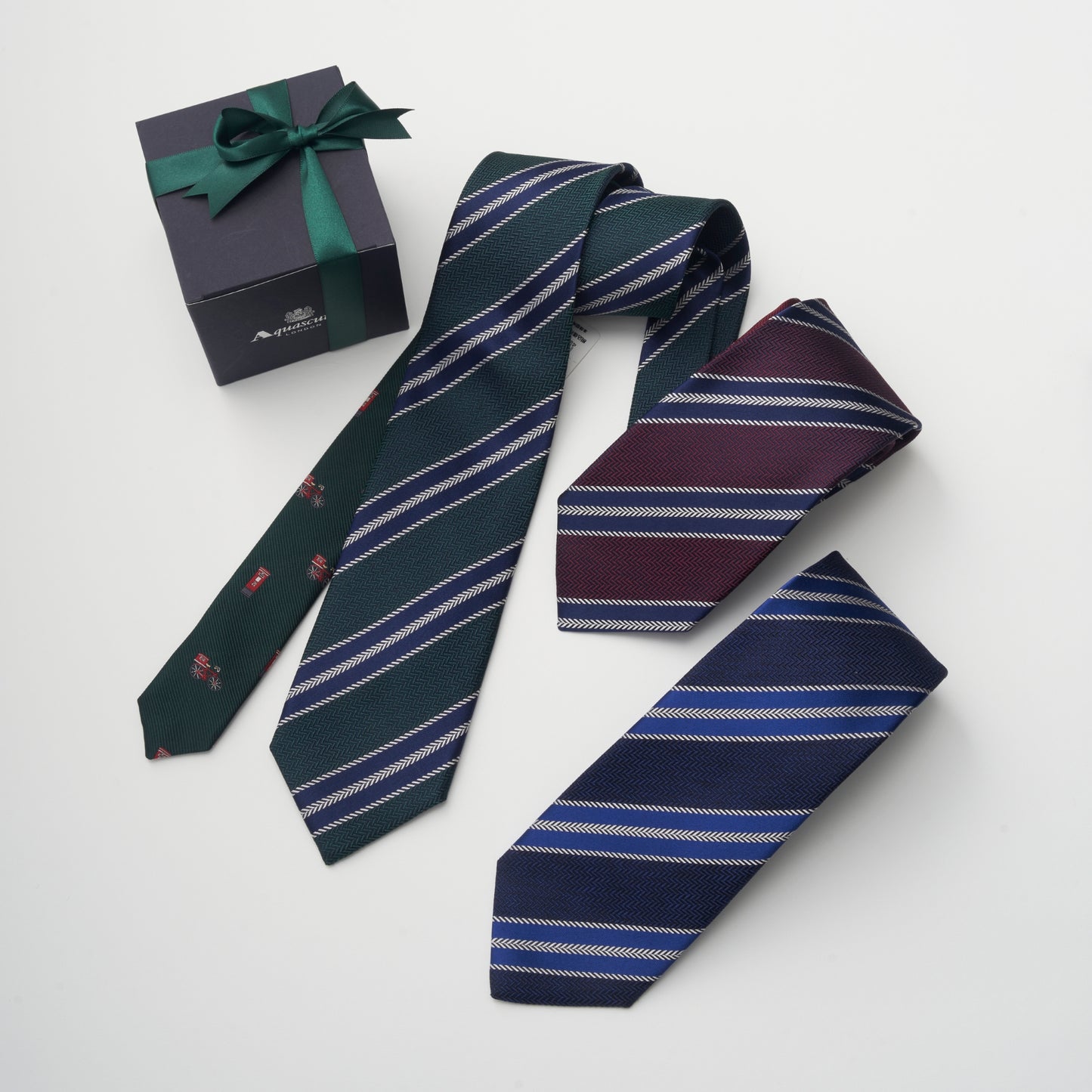 NEW!【ネクタイ】Aquascutum ｜クレリック ストライプ ロンドンポスト