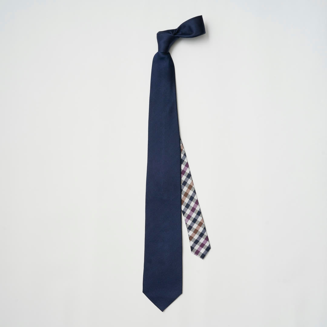 【ネクタイ】Aquascutum ｜175周年企画 ラペルピン BOXセット ギャバジンクラブチェック クレリックタイ ミッドナイトネイビー 紺