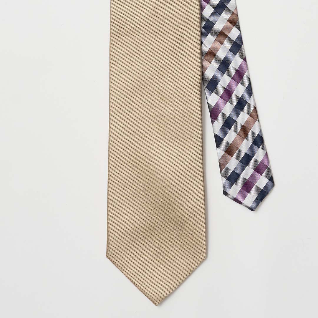 【ネクタイ】Aquascutum ｜175周年企画 ラペルピン BOXセット ギャバジンクラブチェック クレリックタイ カーキ ベージュ 柄アップ