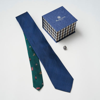 【ネクタイ】Aquascutum｜ ラペルピン BOXセット グレンチェックソリッド/ロンドンモチーフ クレリックタイ ダルブルー ブルー 専用ギフトボックス ラペルピン