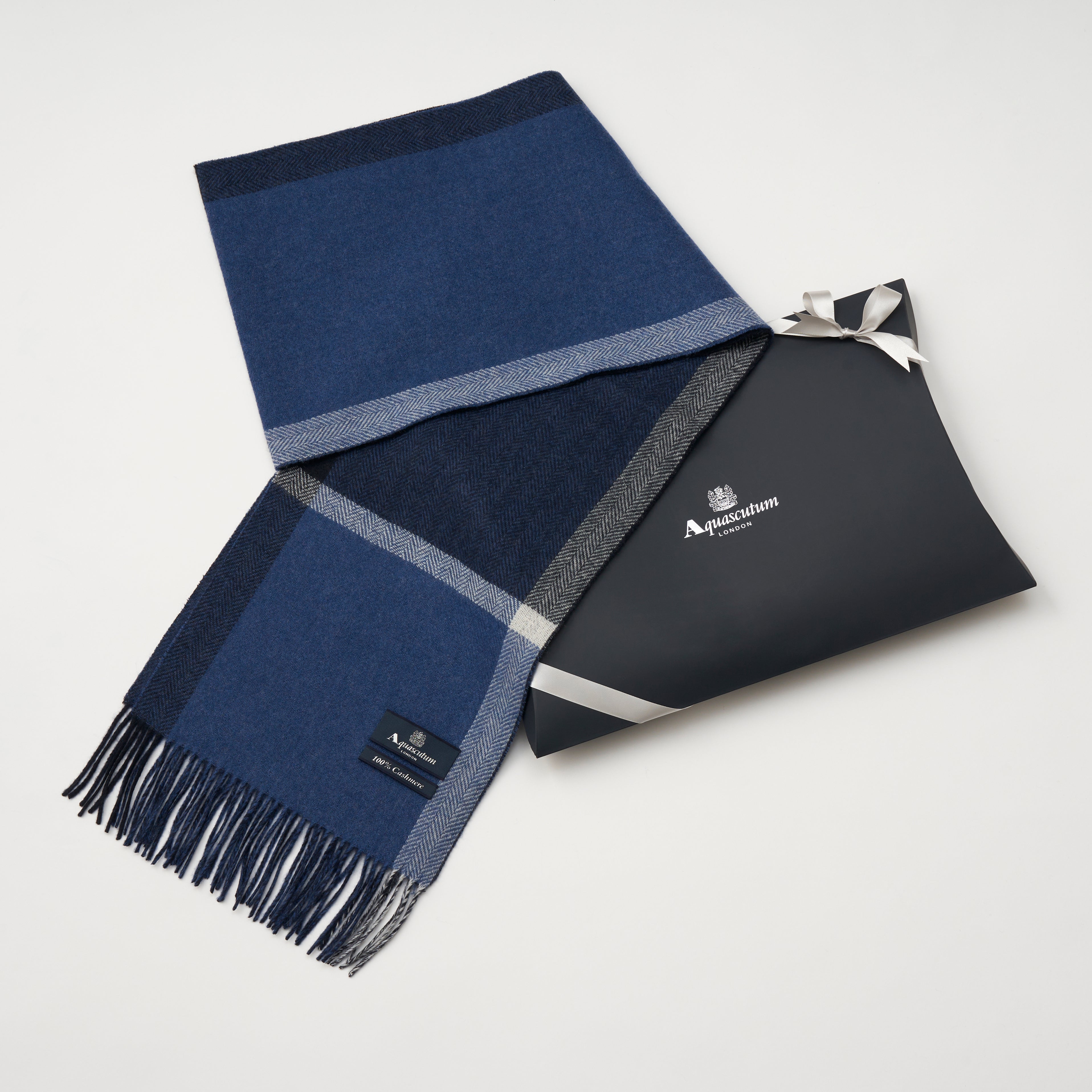 Aquascutum Muffler – DEAR GE YONE