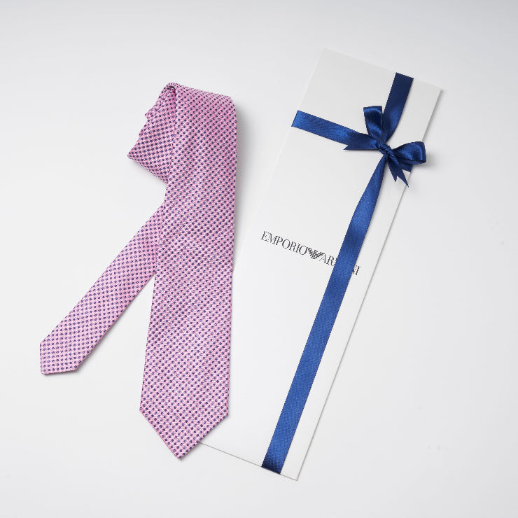 彼氏や夫へ贈るメンズギフト｜EMPORIO ARMANI マイクロパターン シルクネクタイ（クリスマスにも）