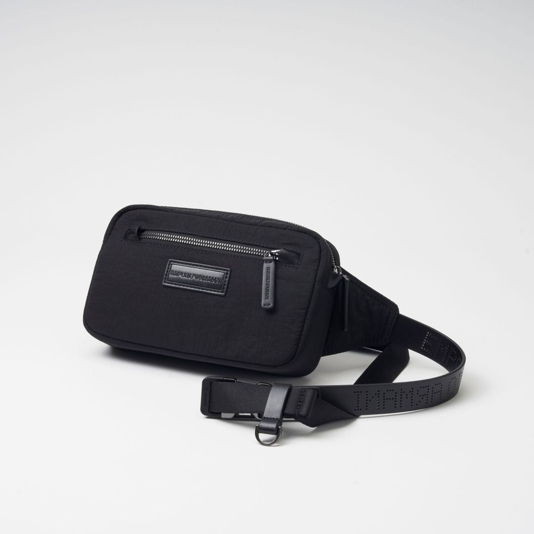 EMPORIO ARMANI ブラック ウエストポーチ バッグ】エンポリオアルマーニ ウエストバック｜ 街を歩く姿もスマート