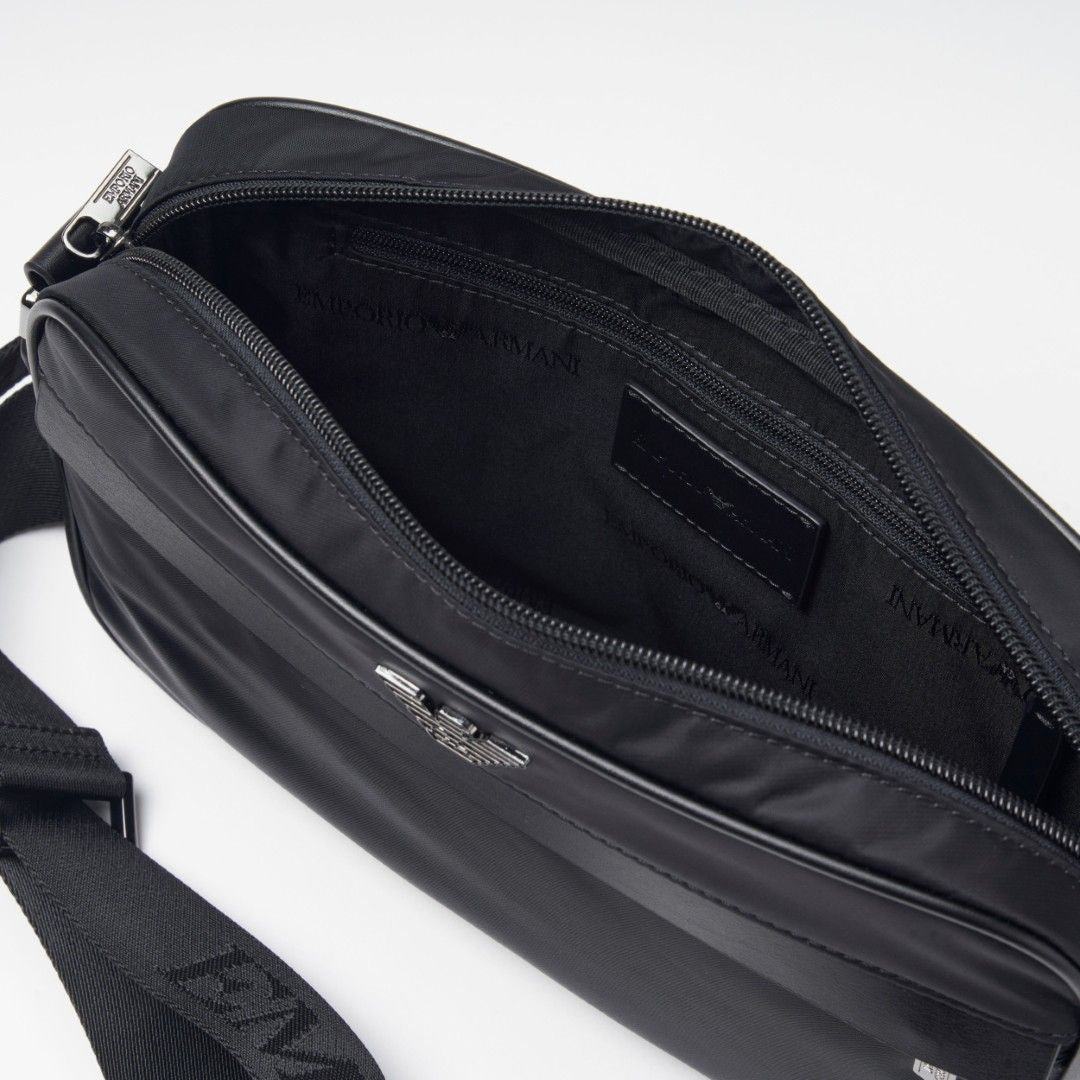 【新品】エンポリオアルマーニ EMPORIO ARMANI クロスボディバッグ バッグ】エンポリオアルマーニ クロスボディBAG｜ 再生素材で魅せる