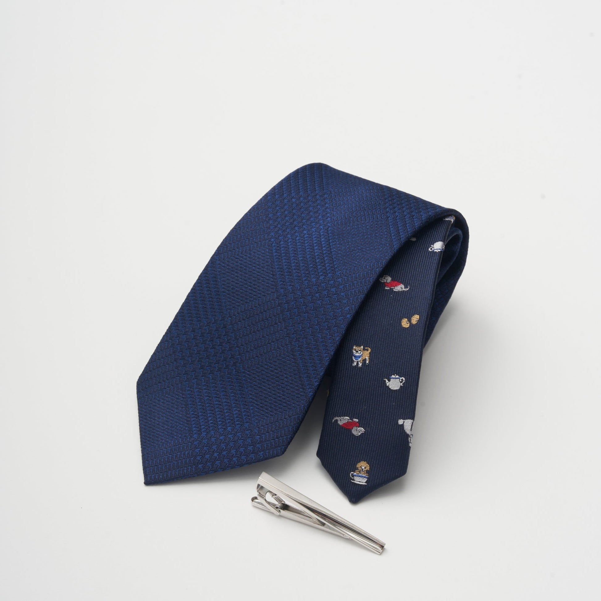 TAKEO KIKUCHI BOXタイバーセット 猫モチーフ ネイビー