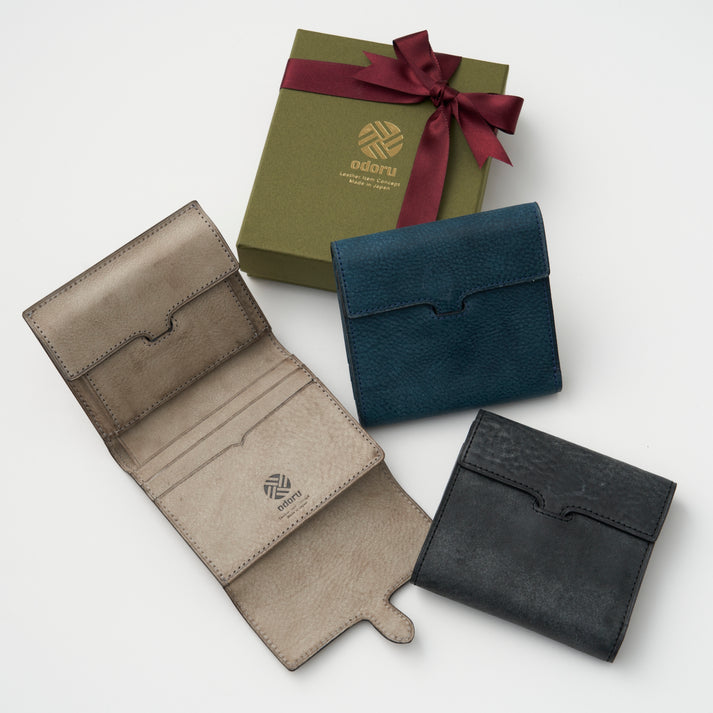 odoru olive label アラスカ コンパクトウォレット